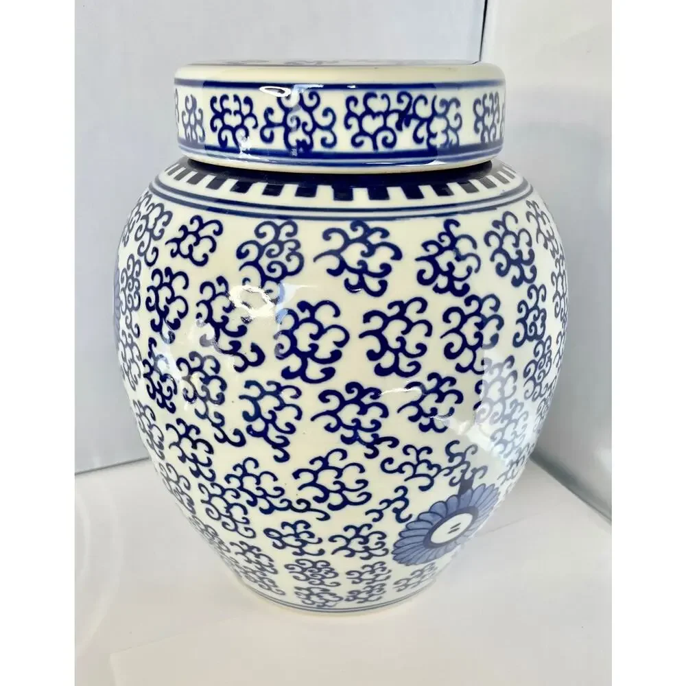 Chinoiserie Ballard Designs Blue and White Porcelain Ginger Jar NEW!!!